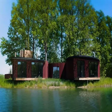 Escape With Pool & Charm