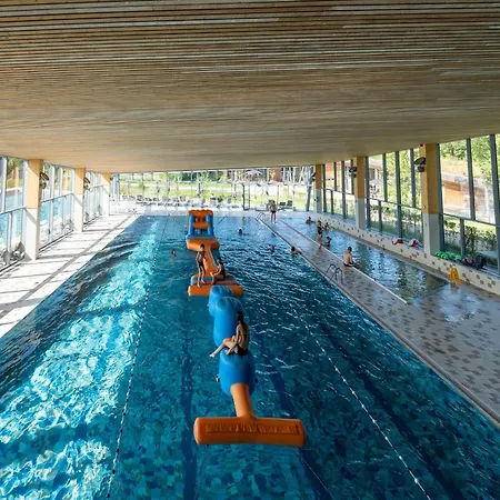 Feriehus Escape With Pool & Charm *