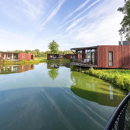Feriehus Escape With Pool & Charm *