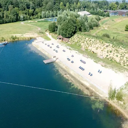 Escape With Pool & Charm Feriehus *